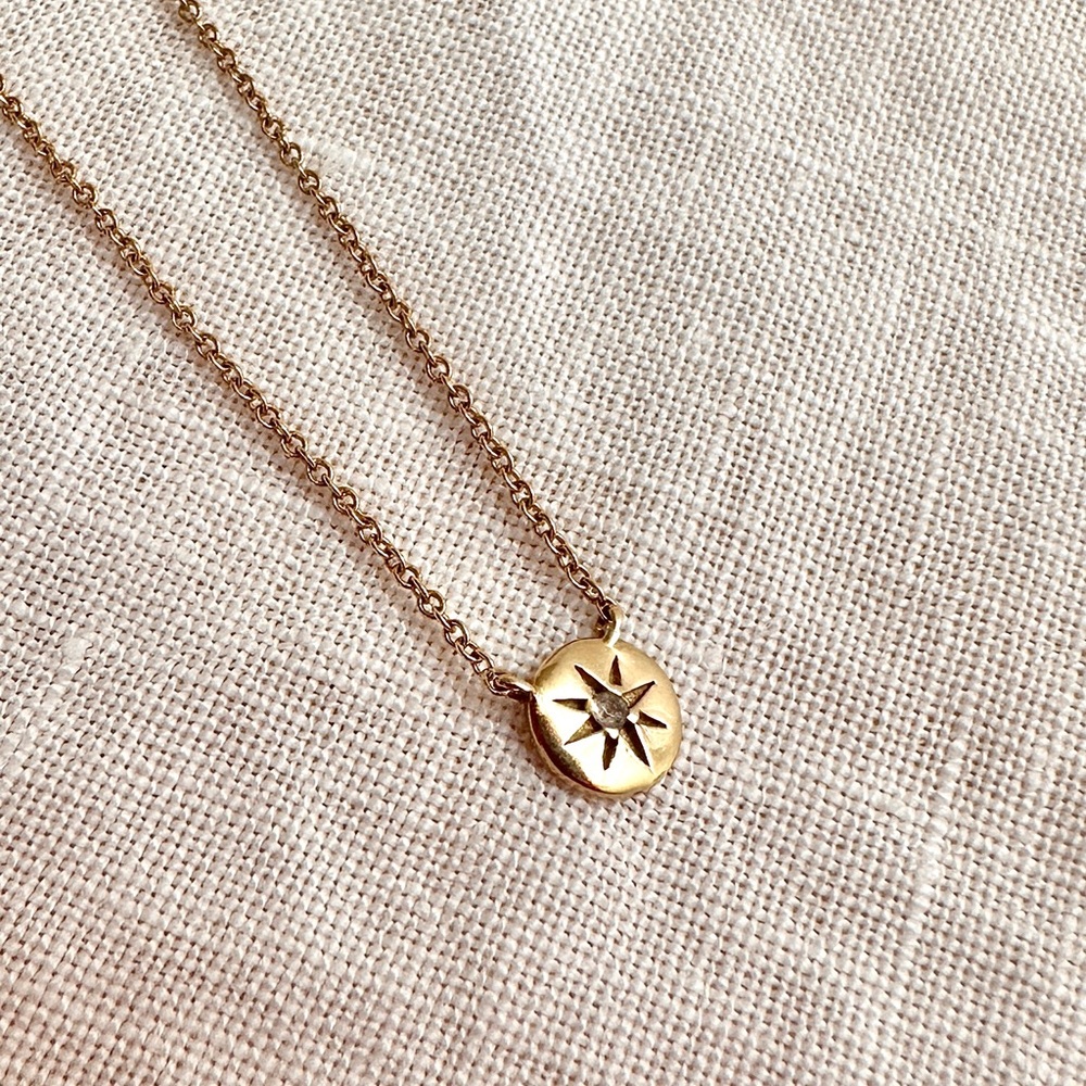 Solid yellow gold white topaz necklace